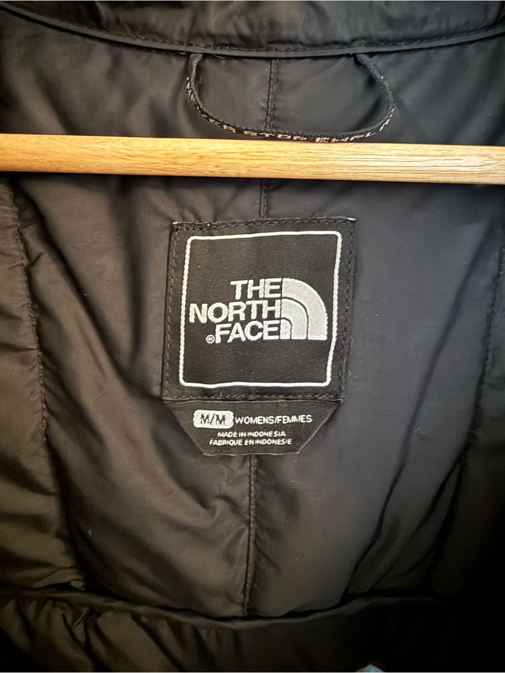 The North Face Women's Black Parka | 600 - Picture 4 of 11
